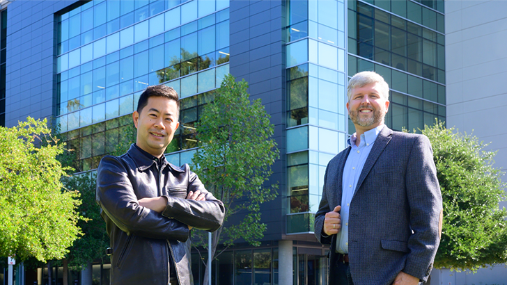 삼성전자 미국법인 (SEA) 디지털 헬스팀을 이끄는 리키 최(Ricky Y. Choi)와 삼성리서치아메리카(SRA) 헬스솔루션랩장 매튜 위긴스(Matthew Wiggins)