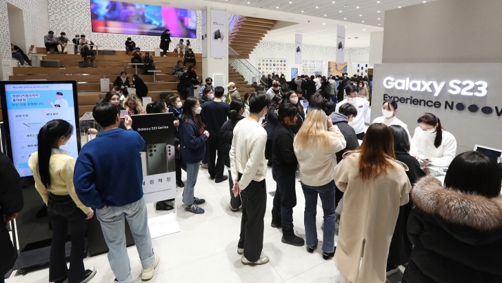 삼성 디지털프라자 홍대본점에 마련된 갤럭시 스튜디오 전경