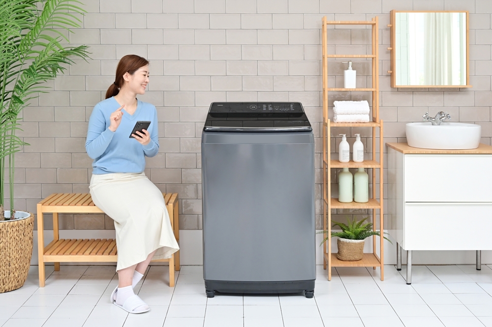 삼성전자가 전자동 세탁기에 AI 기능을 탑재한 2025년형 'AI 통버블 세탁기' 신제품을 출시했다. 