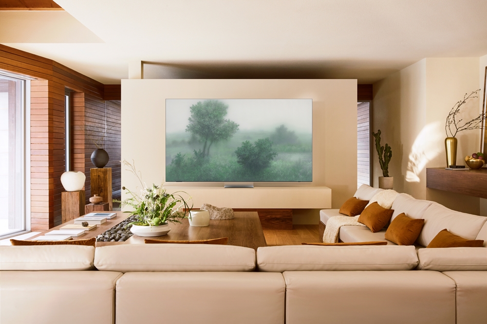 삼성전자가 '삼성 아트 스토어'에 2025년 아트 바젤 인 바젤(Art Basel in Basel) 컬렉션 38점의 작품을 선보였다. 사진 속 제품은 삼성전자 2025년형 Neo QLED 8K(모델명 QNF990), 작품은 이기봉 작가의 'Illusion Code from Zero'