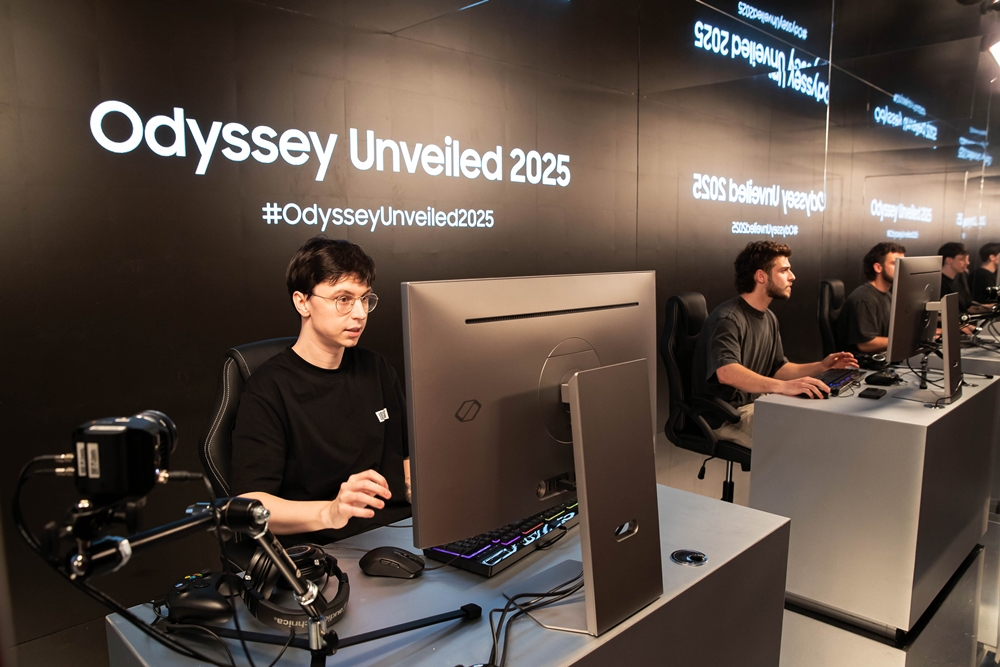 삼성전자 '오디세이 언베일드 2025(Odyssey Unveiled 2025)' 행사에서 인기 스트리머 '캐드렐(Caedrel)'과 '조지 클라키(George Clarkey)'가 삼성 오디세이 3D와 오디세이 OLED G8 모니터로 게임을 즐기며 팬들과 소통하는 시간을 가졌다.