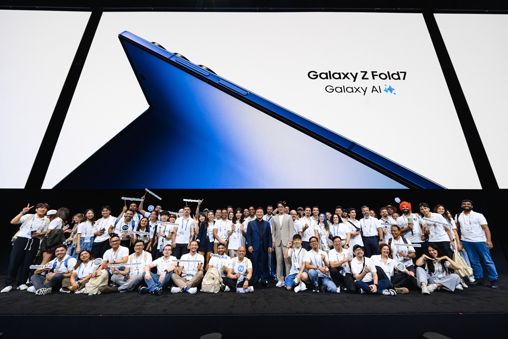갤럭시 언팩에 참관한 멤버스의 모습