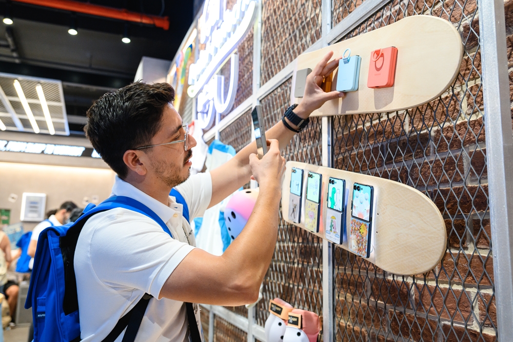 Galaxy Experience Space에서 체험하는 멤버스의 모습