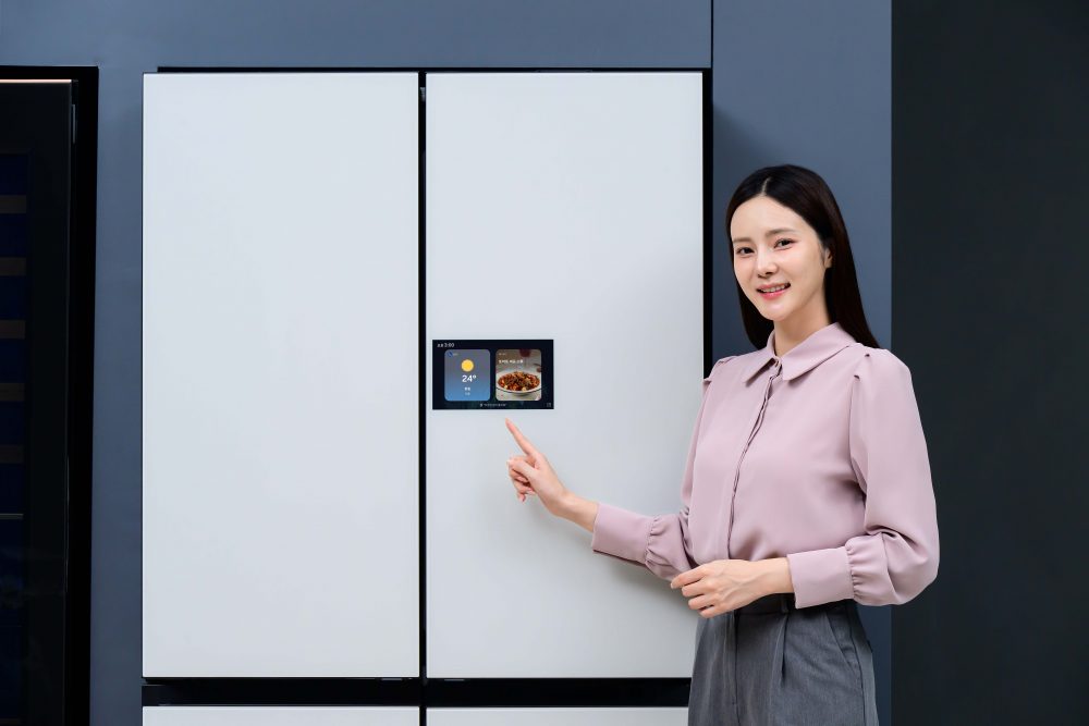 삼성전자가 삼성전자가 고객이 보유한 가전제품의 상태를 AI로 분석해 진단하는 '가전 제품 원격진단' 서비스를 글로벌 120여 개 국가로 확대한다.