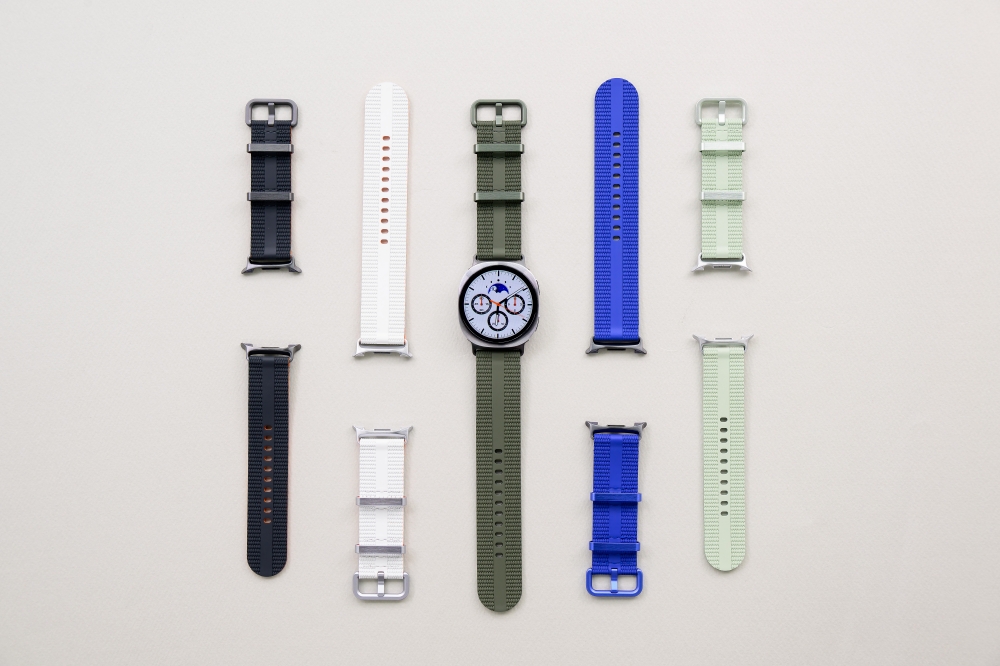 (왼쪽부터) 갤럭시 워치8 시리즈 애슬레저 밴드 그라파이트, 화이트, 그린, 블루, 세이지
