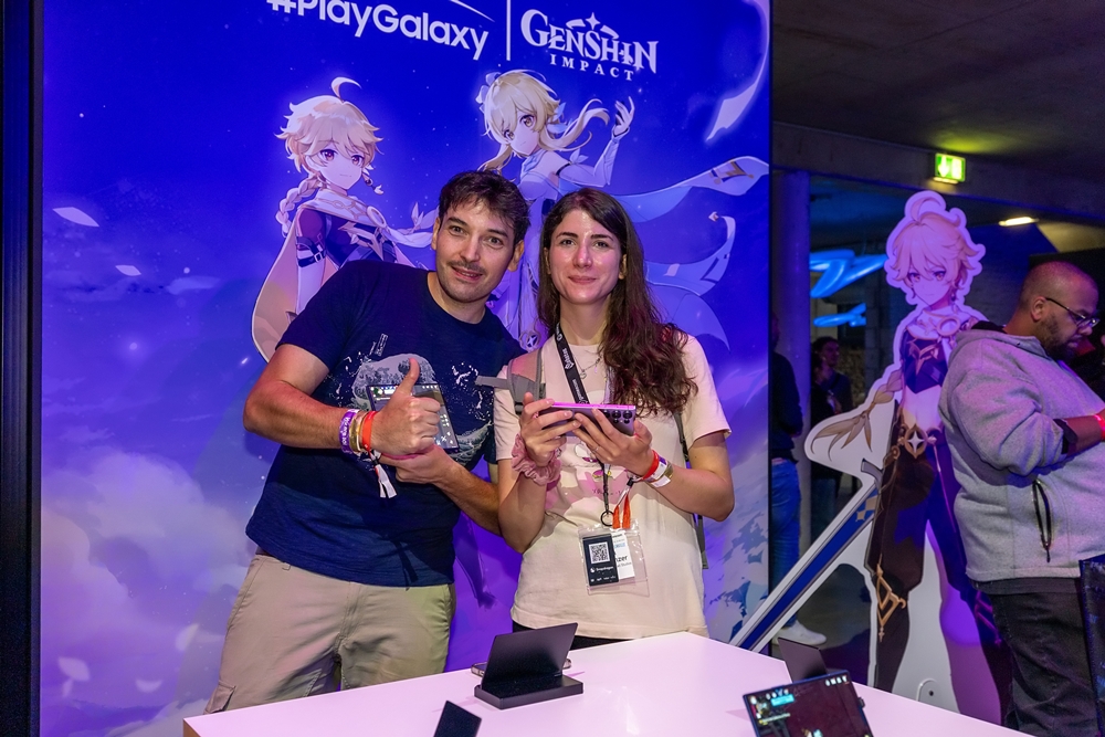 ▲ 더 월드 오브 #플레이갤럭시의 게임 존에서 관람객들은 인기 모바일 게임들을 직접 플레이하며 즐거운 시간을 보낸 기념사진