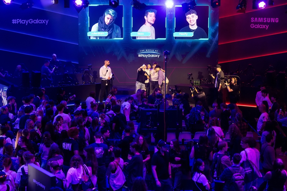 ▲ 더 월드 오브 #플레이갤럭시 크리에이터 행사장을 가득 채운 방문객들의 모습