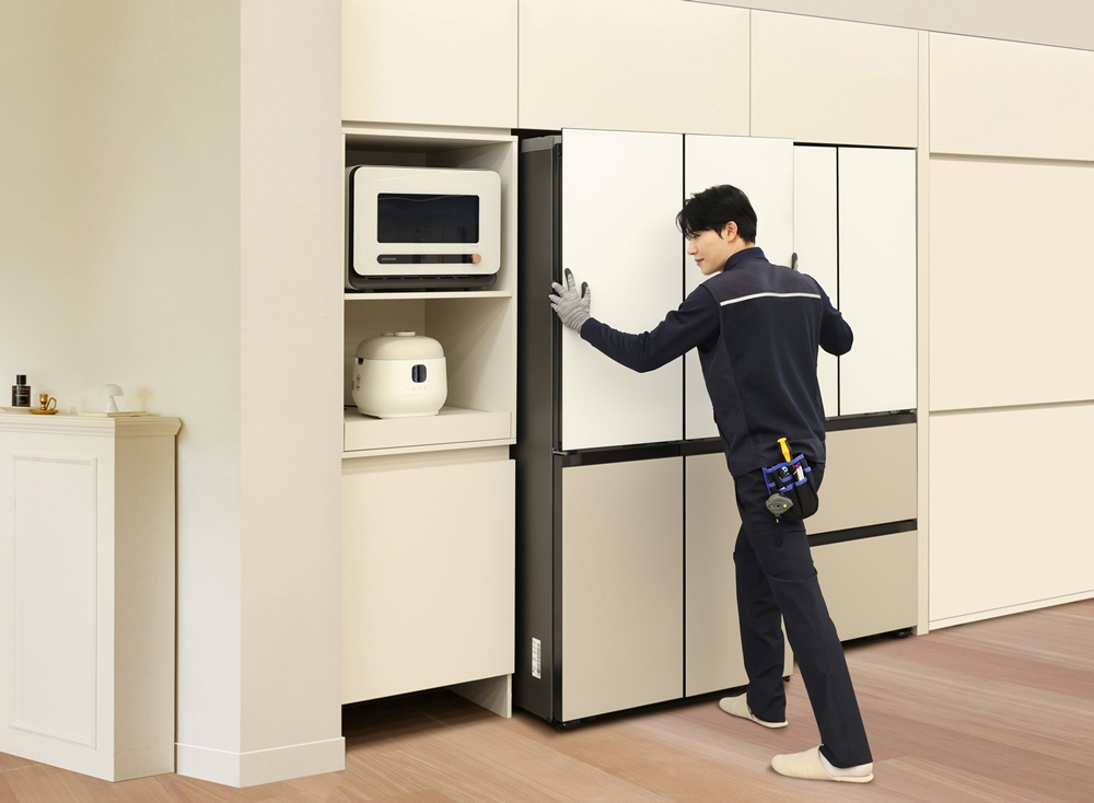 삼성전자가 23일부터 가구장 리폼부터 제품 설치, 사후 관리까지 원스톱으로 제공하는 '가전 가구장 리폼 서비스'를 시작한다.