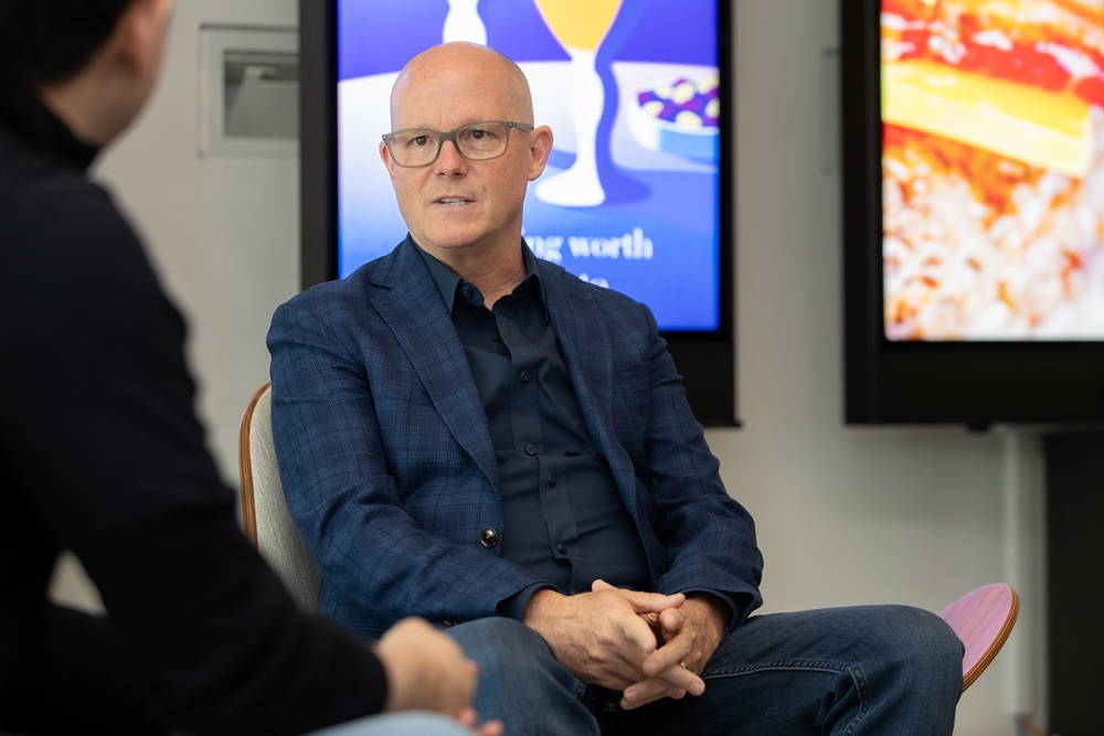 버추얼 프로덕션과 시네마용 디스플레이를 담당하는 삼성전자 크리스 심슨(Chris Simpson)이 CEC의 가치에 대해 이야기하고 있다