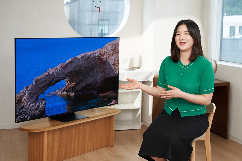 신프로는 이번 OLED가 향상된 밝기, 완벽한 블랙 표현, 고주사율까지 갖춰 압도적인 몰입감을 제공한다고 자랑했다