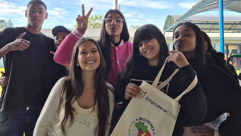 홍수 피해를 입은 브라질 상레오폴두(São Leopoldo)의 학생들은 지역 기후 경험이 글로벌 기후 정책과 어떻게 연결되는지 배우고 있다. 