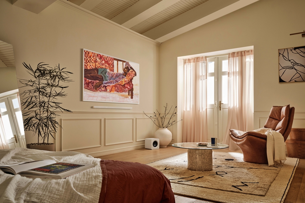 삼성 아트 스토어를 통해 루도빅 은코스(Ludovic Nkoth)의 '하루의 무게(A Day’s Weight)'를 만나볼 수 있다.