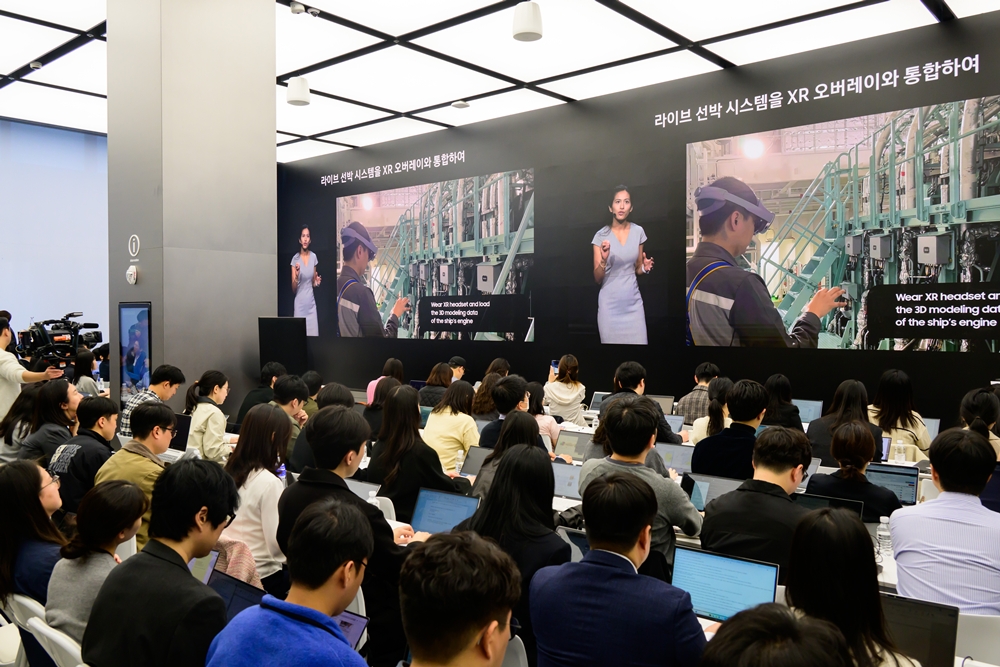 의료, 제조업, 중공업 등 다양한 산업 분야에서 갤럭시 XR의 몰입도 높은 엔터프라이즈 경험을 소개하며 XR 생태계의 확장 가능성을 강조했다.