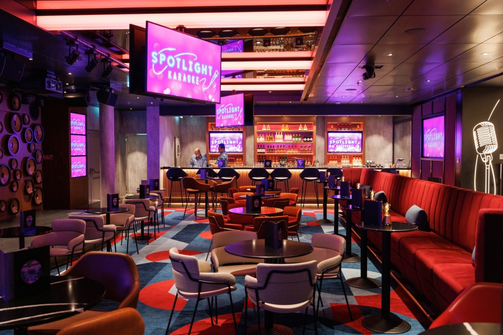 삼성전자, 세계 최대 크루즈 '스타 오브 더 시즈'에 TV∙사이니지 공급.