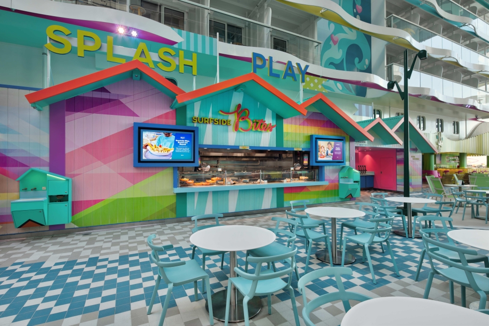 세계 최대 크기 '스타 오브 더 시즈' 크루즈선에 설치된 삼성전자 TV와 사이니지.