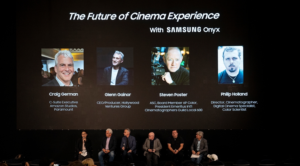 아시아 월드 페스티벌에서 열린 ‘삼성 오닉스: 시네마 경험을 재정의하다’ 세션에서 패널들이 변화하는 극장 스토리텔링 환경에 대해 논의하고 있다.