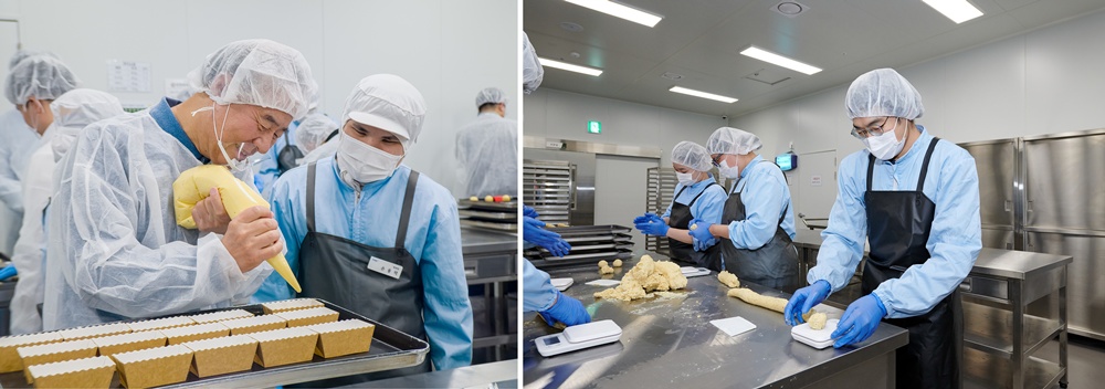 전영현 대표이사 등 삼성전자 DS 임직원들이 자회사형 장애인 표준사업장 ‘희망별숲’을 찾아 사원들과 쿠키를 만들고 있는 모습.