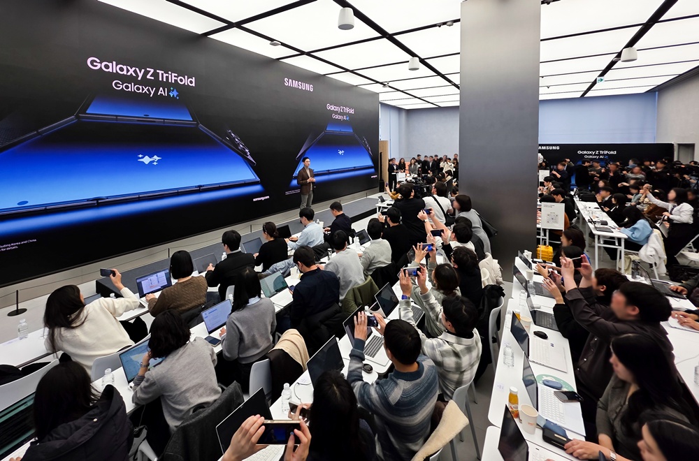 새로운 폼팩터 ‘갤럭시 Z 트라이폴드’ 공개 현장.