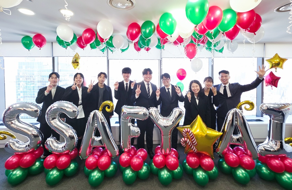 1년 동안의 성장과 노력을 되새기는 날, SSAFY 13기 수료생들이 밝은 표정을 짓고 있다.