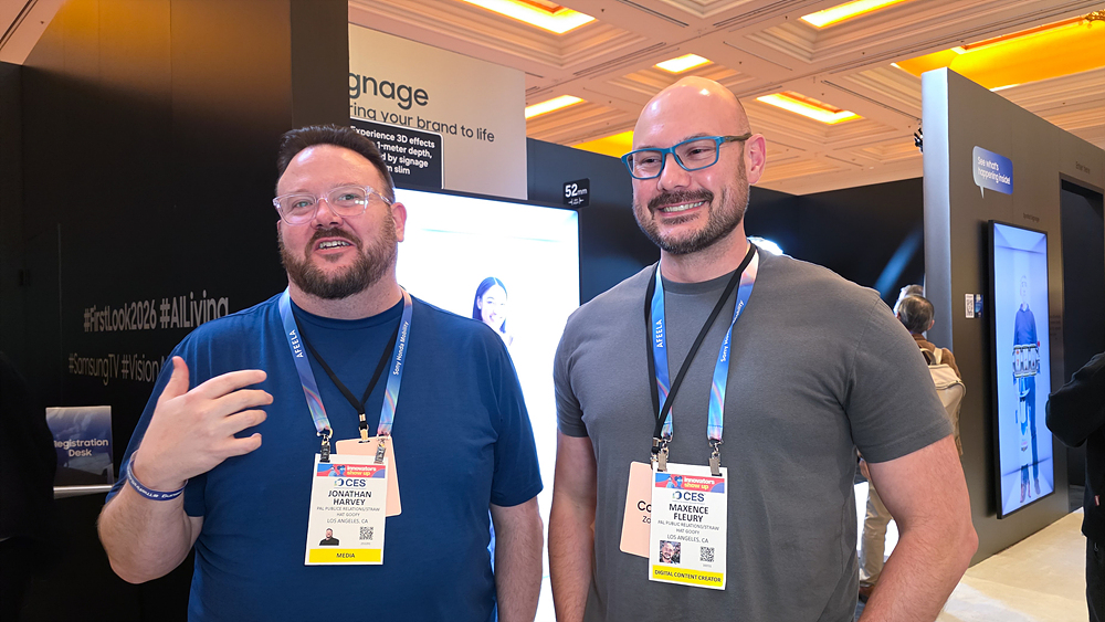 LA에서 온 기자 Jonathan Harvey(좌)와 디지털 콘텐츠 크리에이터 Maxence Fleury(우).