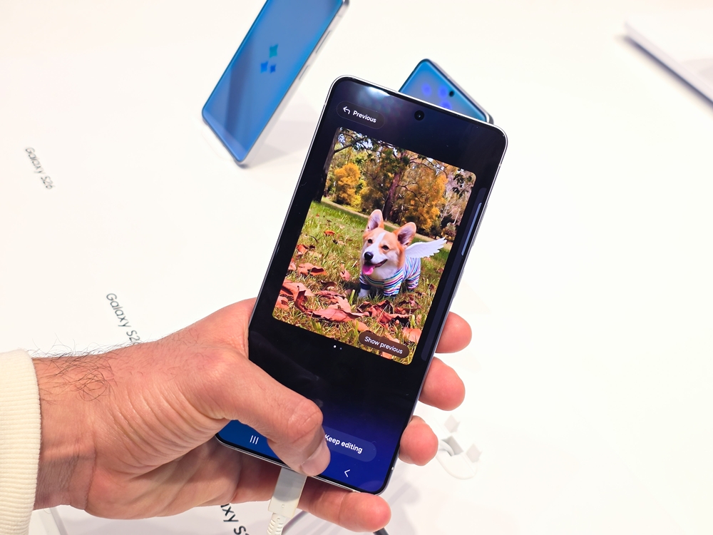 ‘포토 어시스트’ 기능으로 이미지를 손쉽게 편집할 수 있다.