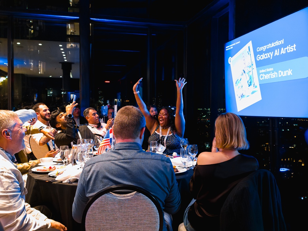 행사의 마지막 날 진행된 갈라 나이트를 즐기고 있는 참석자들의 모습.