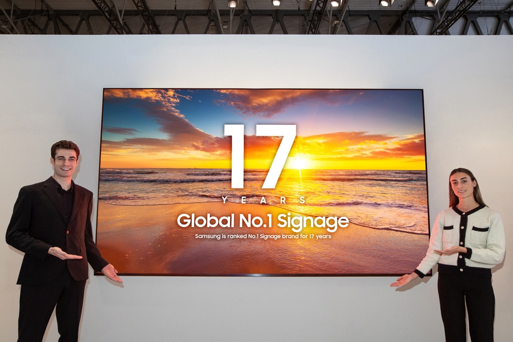 삼성전자가 글로벌 상업용 디스플레이 시장에서 17년 연속 1위를 달성했다.