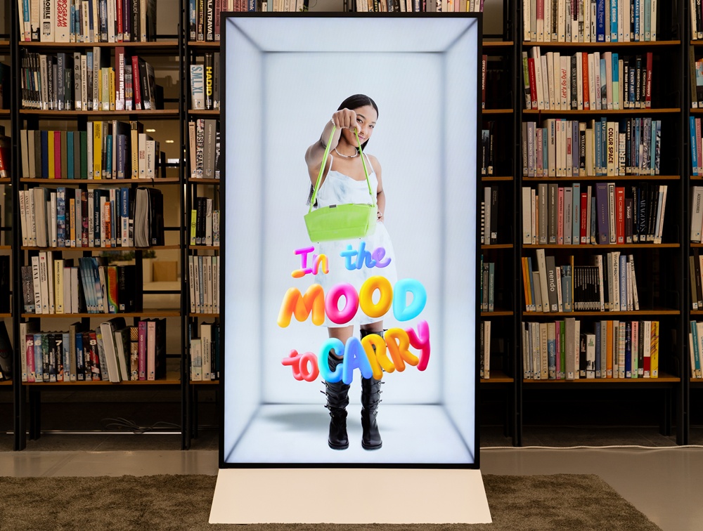 스페이셜 사이니지는 혁신적인 디스플레이 경험으로 무궁무진한 활용성을 자랑한다.