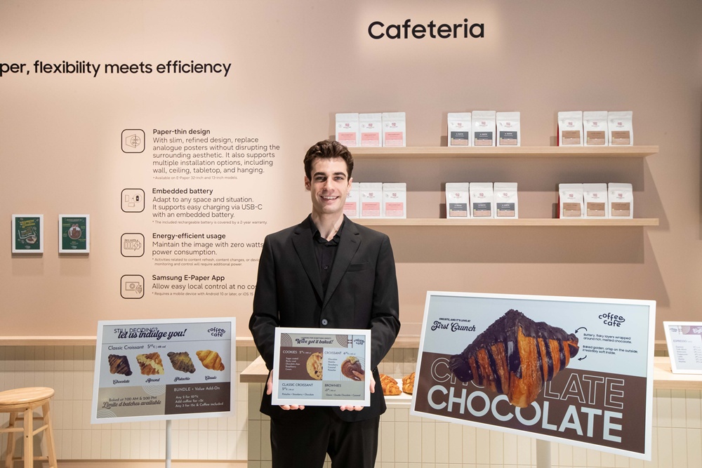 삼성전자는 지난해 출시한 32형 모델과 올해 선보인 13형 제품에 더해 20형 모델을 연내 출시 예정이다. 사진은 왼쪽부터 20형, 13형, 32형.