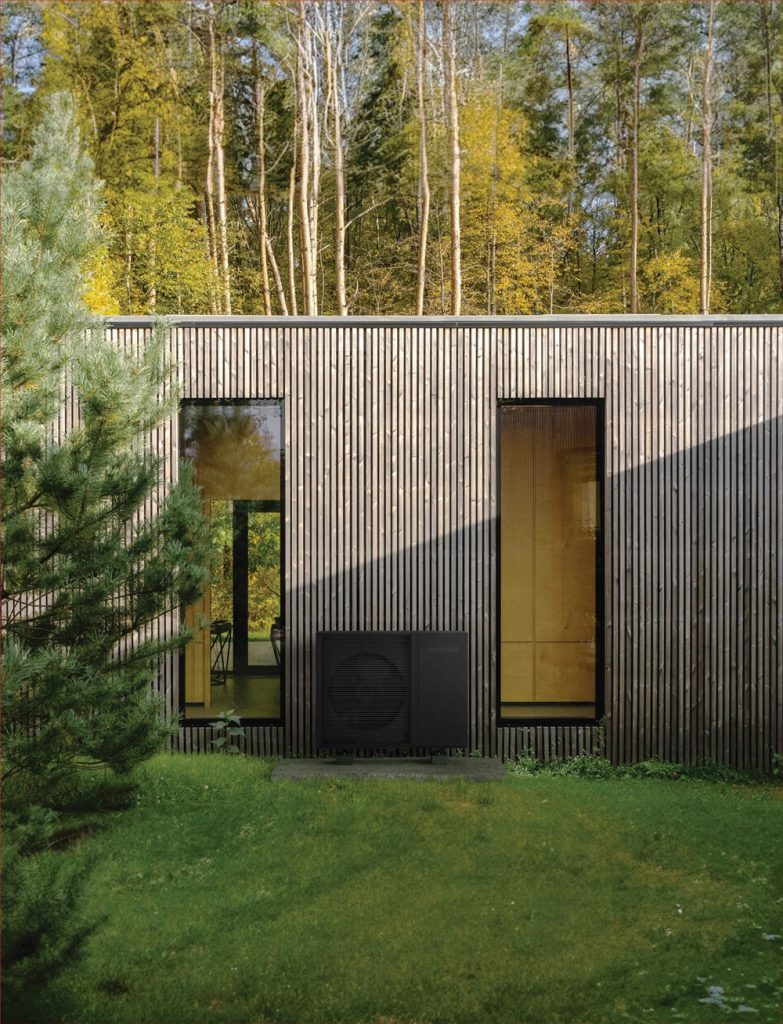 고효율 난방과 급탕을 제공하는 히트펌프 방식의 가정용 EHS '모노 R290(Mono R290)'의 라이프스타일 이미지.