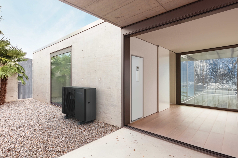 히트펌프 방식의 가정용 EHS '모노 R290(Mono R290)'의 라이프스타일 이미지.
