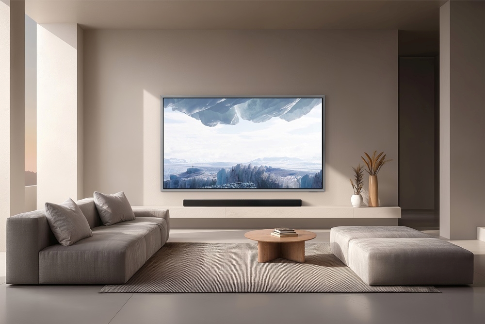 삼성 아트 스토어 구독자는 '아트 바젤 홍콩 2026' 컬렉션을 통해 유로파를 감상할 수 있다. 사진은 26년형 OLED TV S95H.