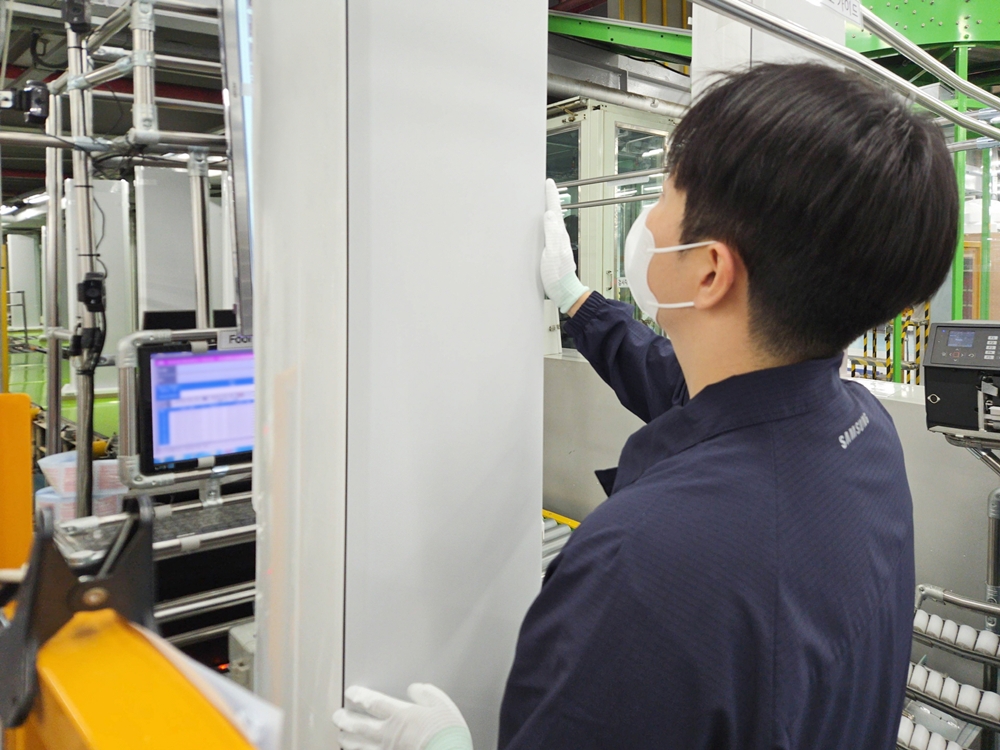 삼성전자가 에어컨 수요에 신속히 대응하기 위해 에어컨 생산라인을 풀가동 했다.