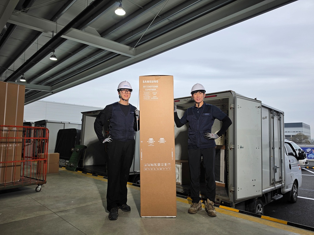 삼성전자 에어컨 설치 전담팀이 에어컨 설치 서비스를 제공하고 있다.
