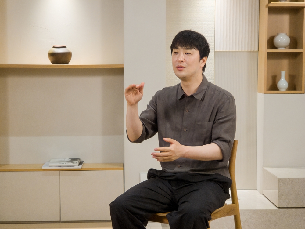 카민디자인 김창건 대표는 삼성 빌트인 가전의 강점으로 심리스한 디자인과 브랜드 신뢰도를 꼽으며 향후 현장에서의 협업에 대한 기대감을 드러냈다.