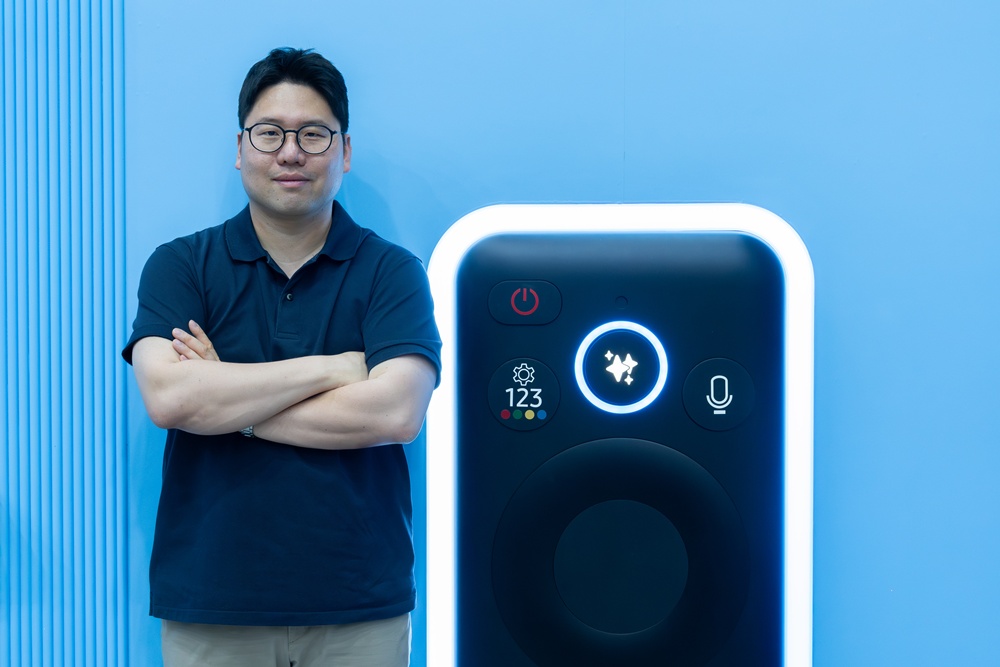한동희 프로는 전 세계 수많은 사용자가 일상에서 마주하는 삼성 TV를 안심하고 이용할 수 있도록 안전성과 책임감 있는 기준 정립이 중요했다고 말했다.