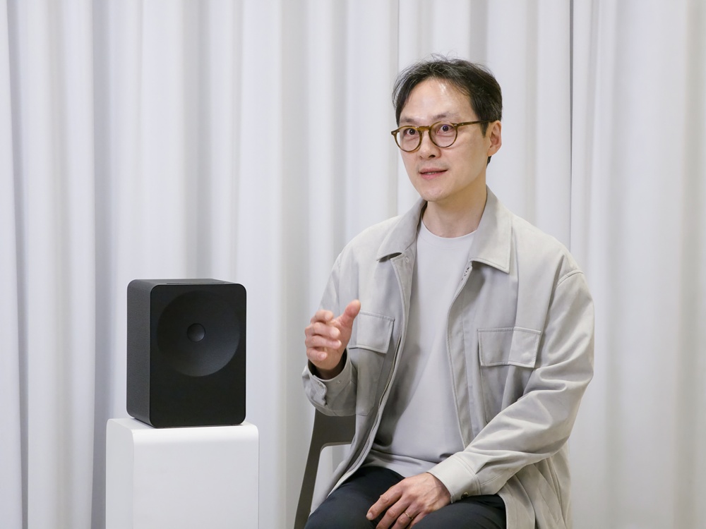 고역대부터 저역대까지 왜곡 없이 전달하는 정교한 음향 설계로 작은 크기에서도 깊고 풍부한 고품질 사운드를 제공한다.
